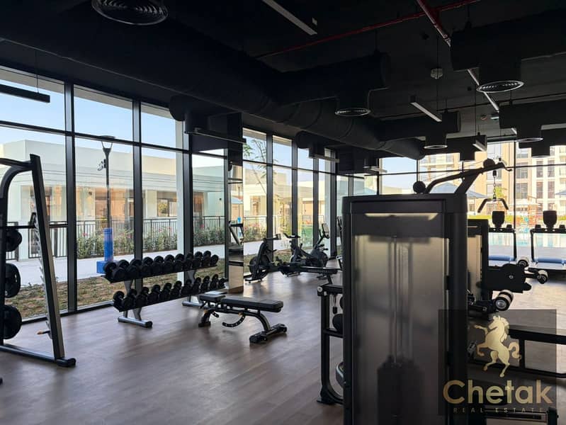 Great Layout | Holland Gardens | Well Maintained - Image 10