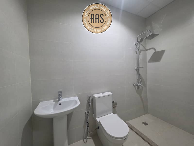 Full Brand New Building 3Bhk Plus Maids Room 140k Full Facilities - Image 9