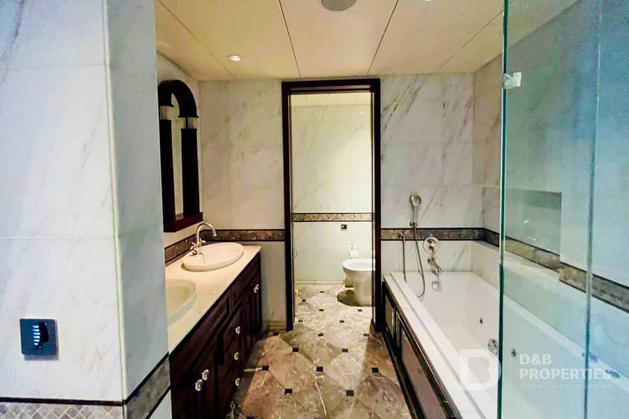 Sky High Luxury | Fountain Views | Vacant - Image 9