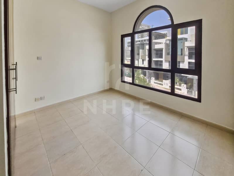 4 BED TOWNHOUSE | MAID | STORAGE |3 GARAGE PARKING - Image 11