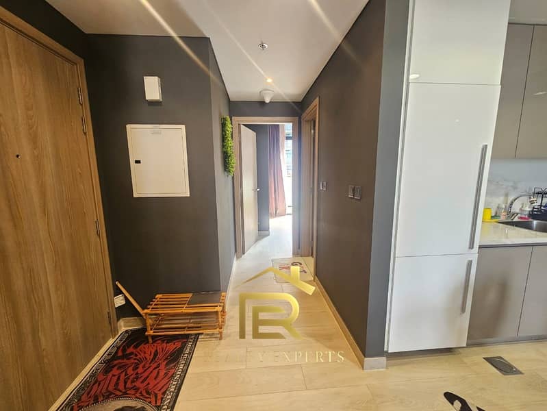 LAGOON AND BURJKHLIFA VIEW |CHILLER FREE | VACANT - Image 9