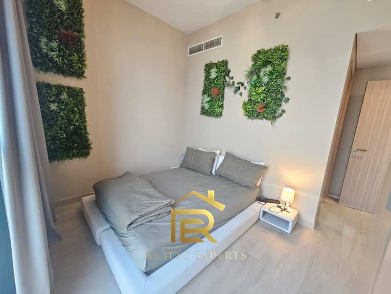 LAGOON AND BURJKHLIFA VIEW |CHILLER FREE | VACANT - Image 10