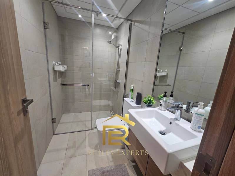 LAGOON AND BURJKHLIFA VIEW |CHILLER FREE | VACANT - Image 13