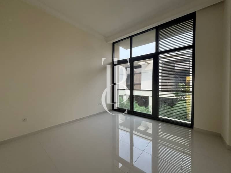 4 Bedroom Modern Townhouse | Perfect for Family - Image 6