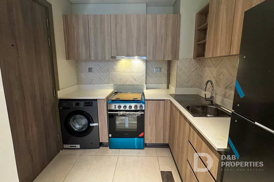 Instant Income | Pool View | Furnished - Image 8