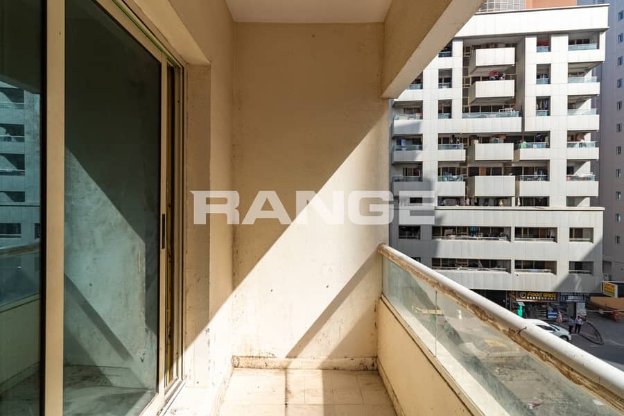 Large| Executive Bachelor| Ready To Move In - Image 8