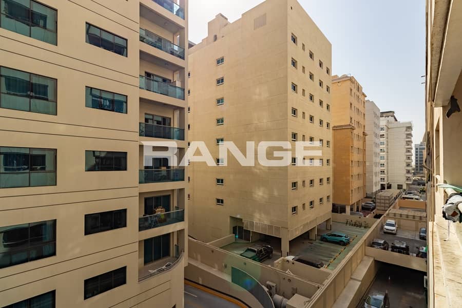 Large| Executive Bachelor| Ready To Move In - Image 11