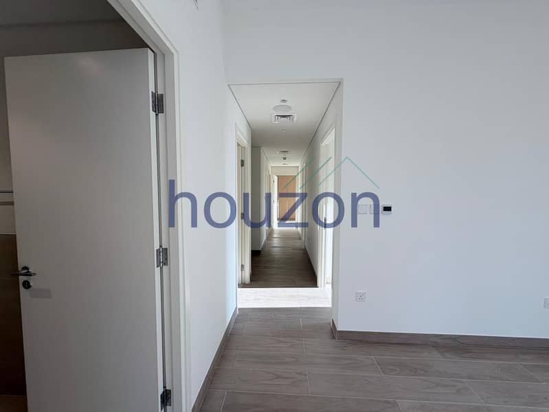 Spacious 3BR | Beach View | Chiller Free - Image 11