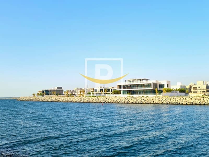 Ultra-Luxury Mansion| Close To Beach Area