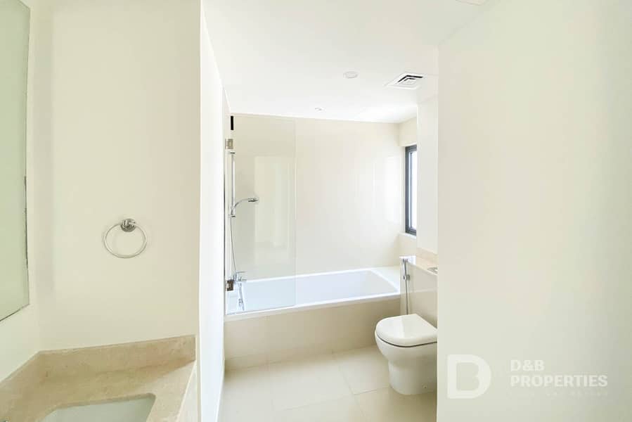 Single Row | Camel Track | Vacant | Private Garden - Image 12