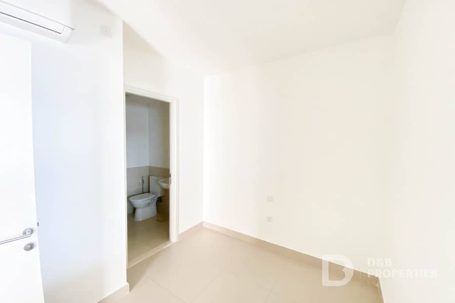 Single Row | Camel Track | Vacant | Private Garden - Image 16