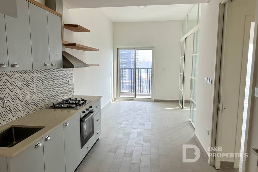 High Floor | Amazing Location | Golf Course - Image 8