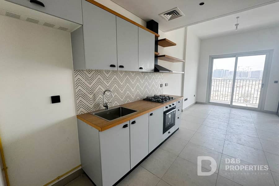 High Floor | Amazing Location | Golf Course - Image 10