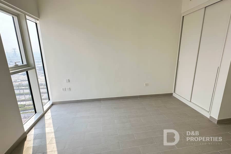 High Floor | Amazing Location | Golf Course - Image 12