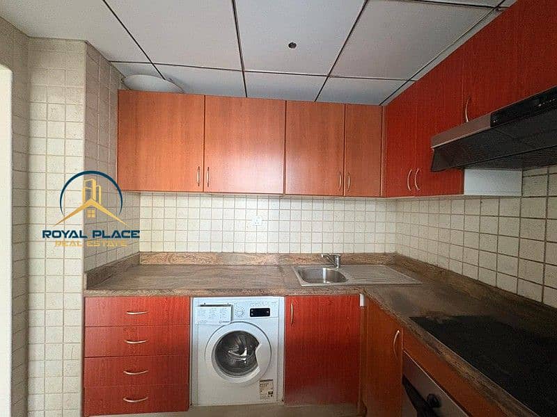 Chiller Free | Next to Metro | Unfurnished - Image 8