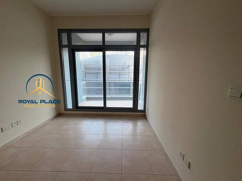 Chiller Free | Next to Metro | Unfurnished - Image 10