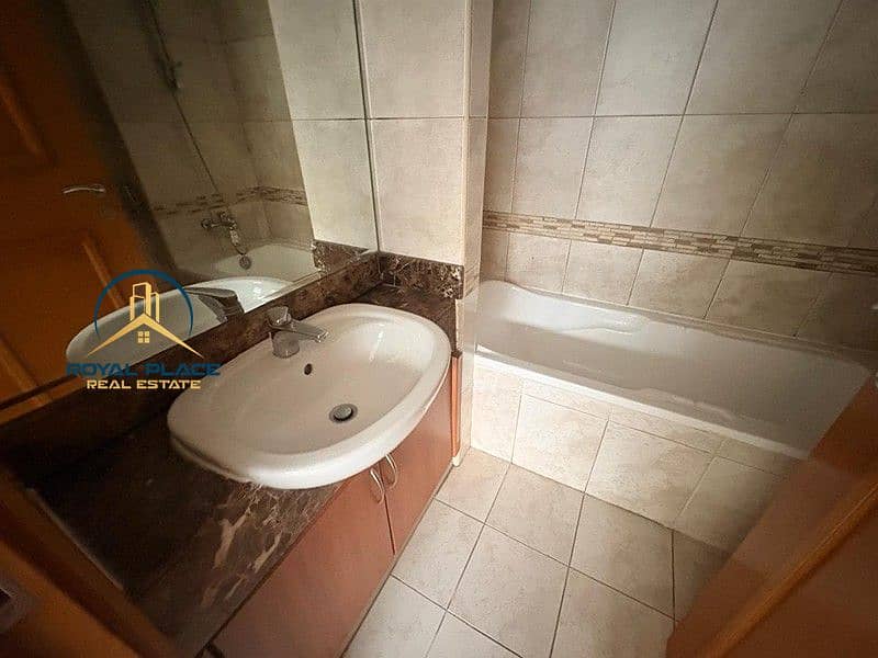 Chiller Free | Next to Metro | Unfurnished - Image 12