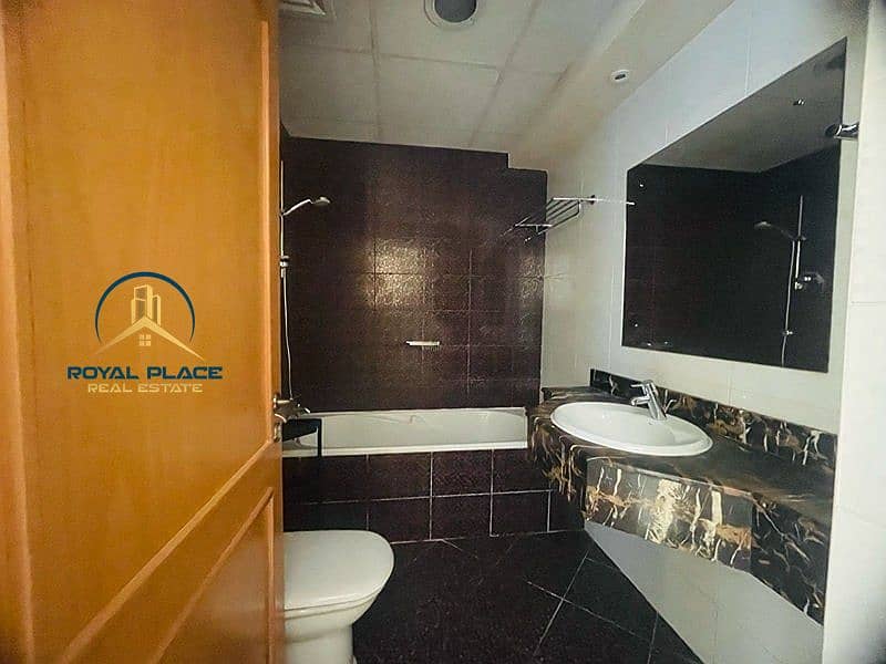 Spacious | Chiller-Free| Prime Location - Image 11