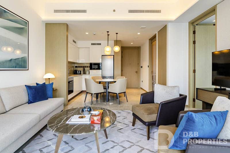 Downtown Skyline and Park View | Mid Floor