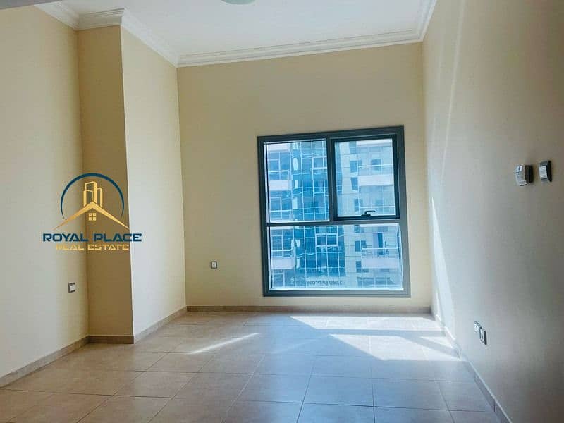 Spacious | Chiller Free | Near Metro