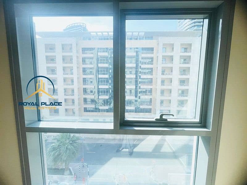 Spacious | Chiller Free | Near Metro - Image 8