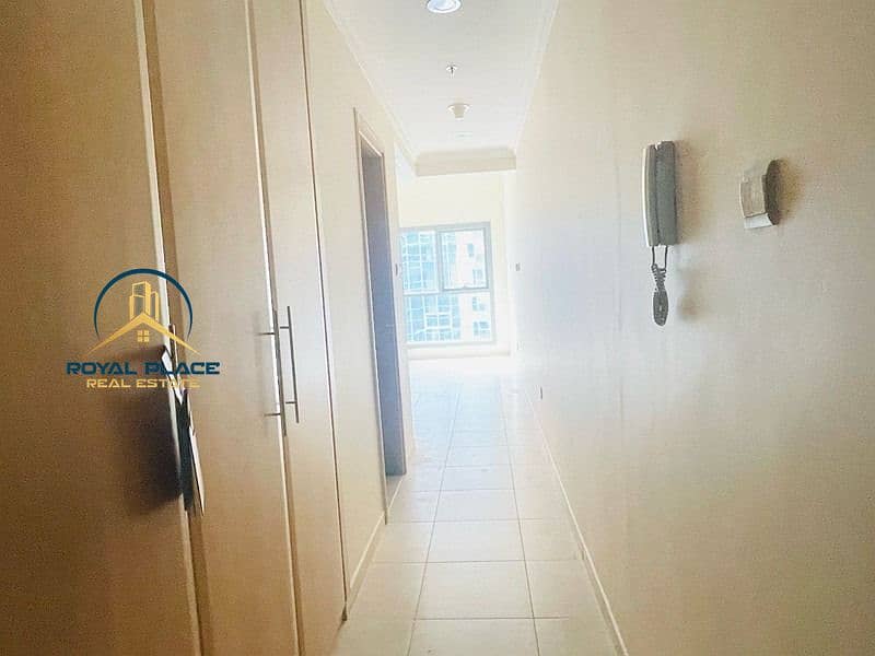 Spacious | Chiller Free | Near Metro - Image 9