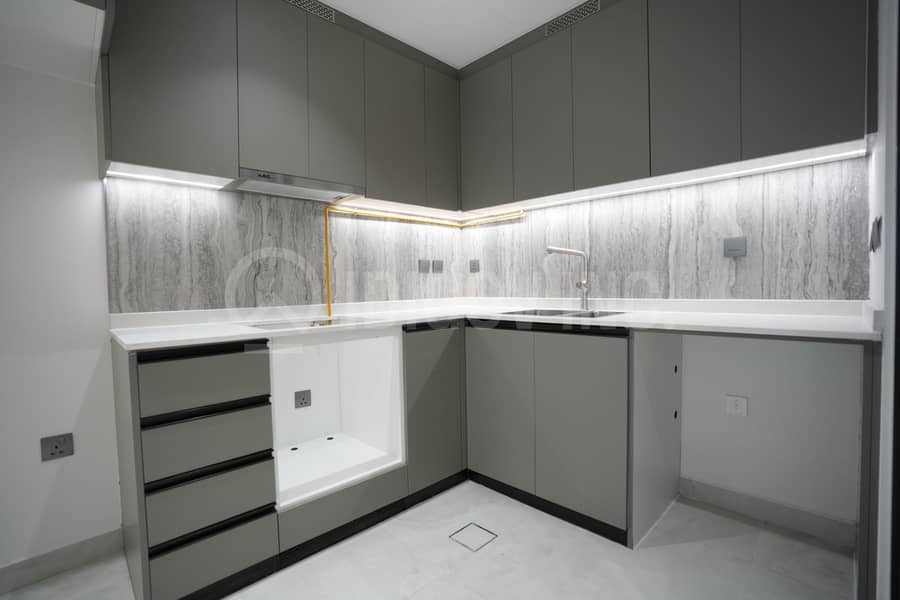 Brand-New 1 Bedroom | High Floor | Huge Layout | 2 Wardrobes | Fully Furnished | 82,000 AED - Image 7