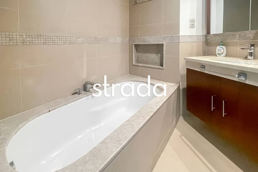 Vacant | Direct To Mall | Exclusive | Negotiable - Image 10