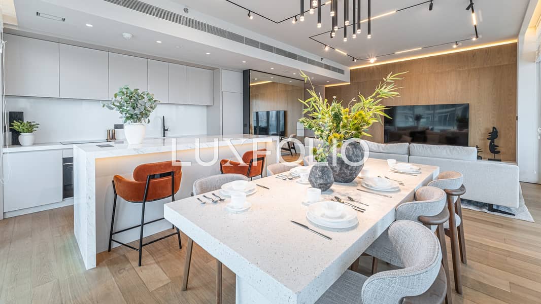 ULTRA LUXURY RENOVATION | SAUNA AND COLD PLUNGE BUILT IN | FULL MARINA VIEWS - Image 7