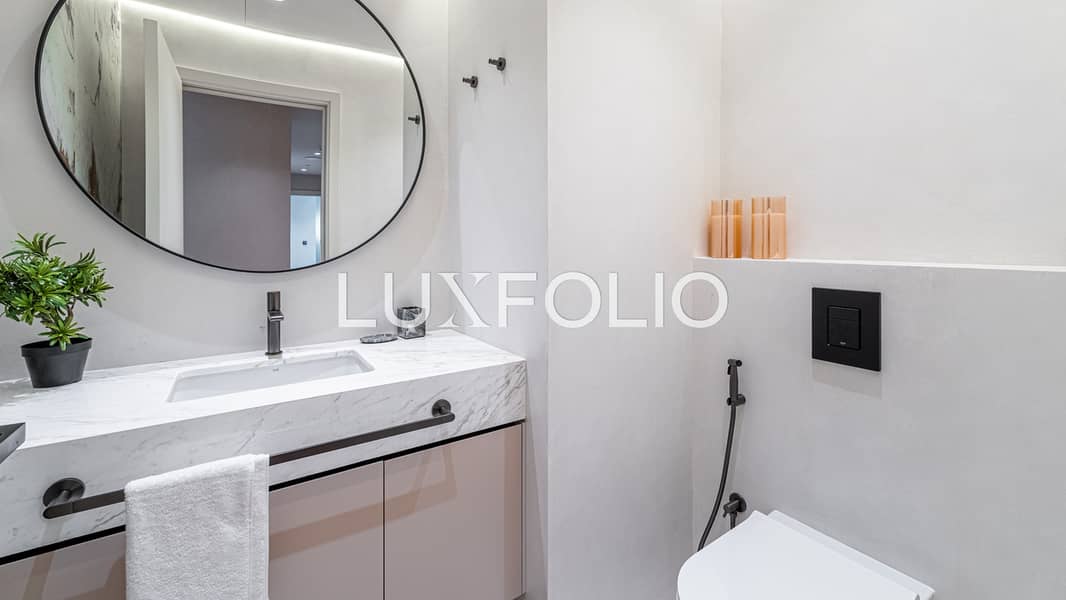 ULTRA LUXURY RENOVATION | SAUNA AND COLD PLUNGE BUILT IN | FULL MARINA VIEWS - Image 20