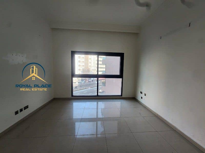 Spacious | Near Metro | Closed Kitchen