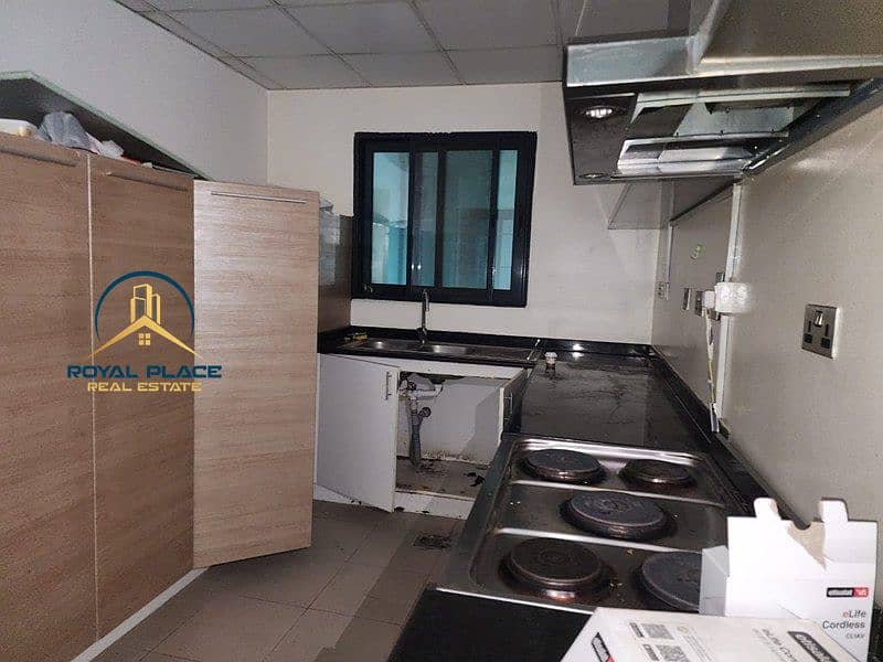 Spacious | Near Metro | Closed Kitchen - Image 6