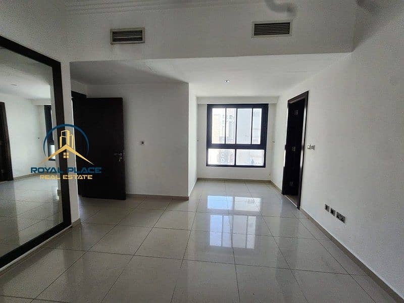 Spacious | Near Metro | Closed Kitchen - Image 11