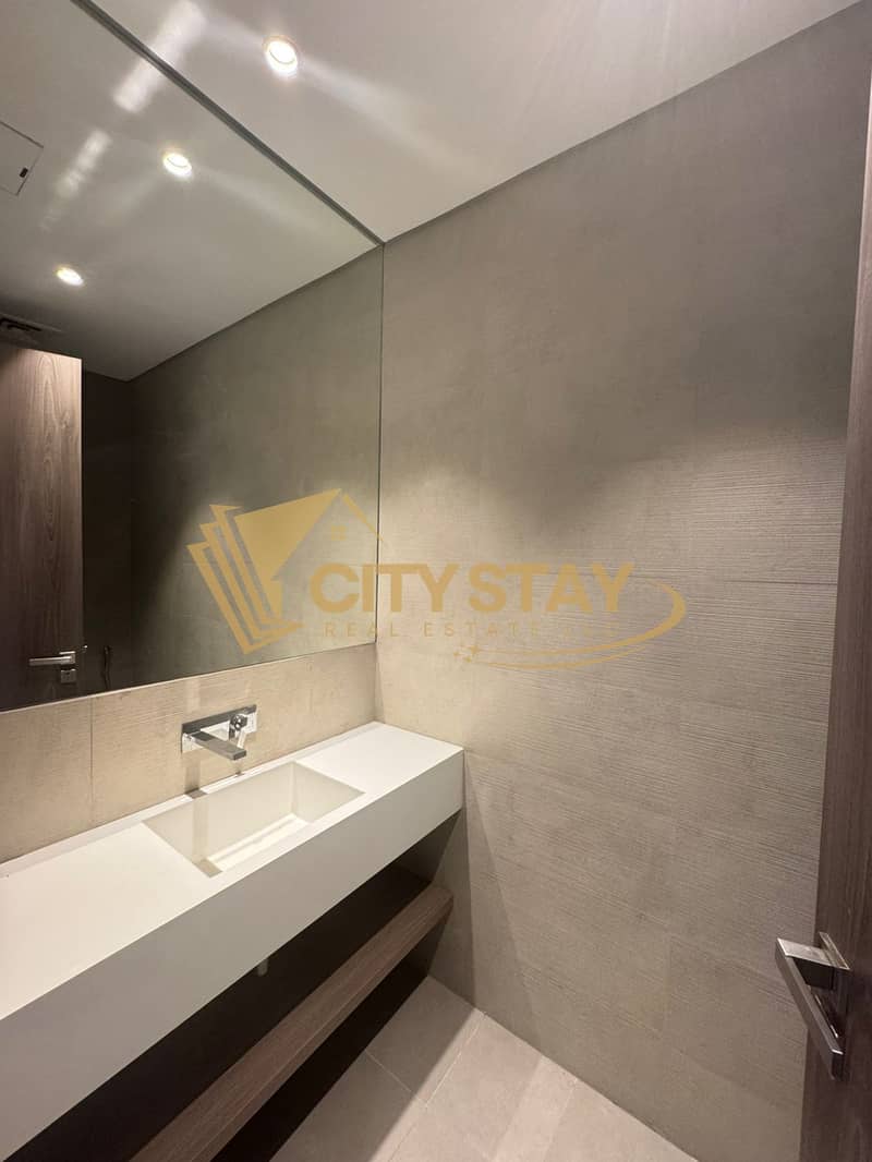 Prime 1BR Apartment with Iconic Burj Khalifa View | Sol Avenue - Image 9