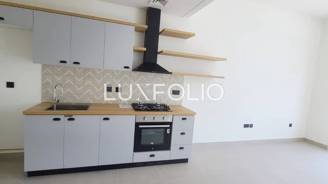 Prime Investment | Modern 1-Bed | Low-Floor Unit