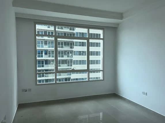 Vacant! 1br+Extra Room! Perfect Layout
