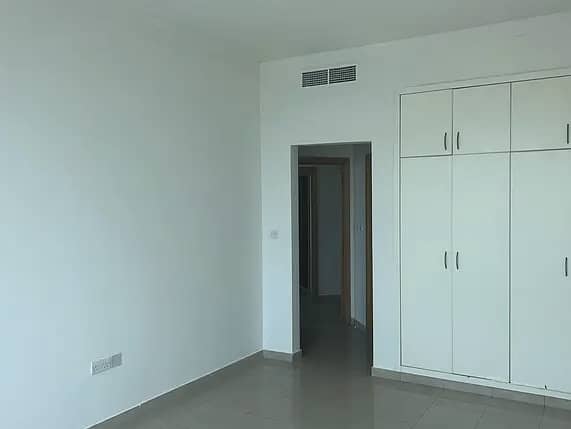 Vacant! 1br+Extra Room! Perfect Layout