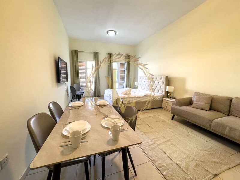 Close to Metro - Fully Equipped Spacious Studio Apartment in Street 3 - 10 mins to Dubai Marina