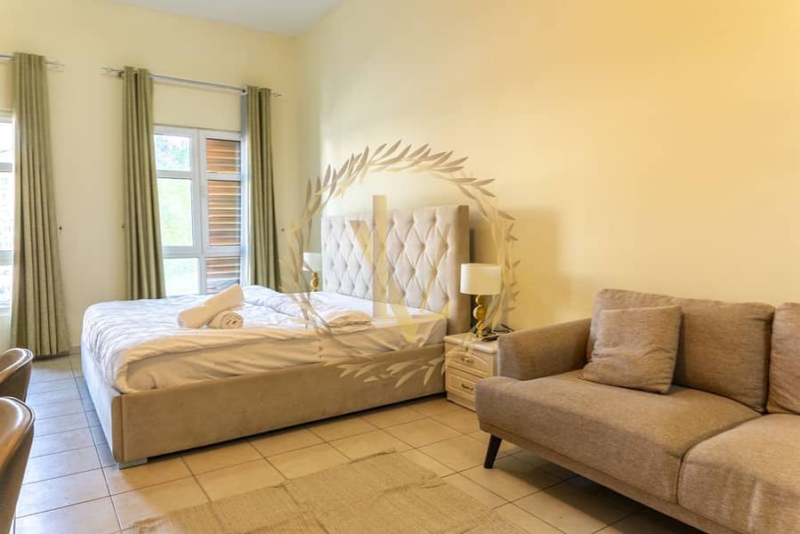 Close to Metro - Fully Equipped Spacious Studio Apartment in Street 3 - 10 mins to Dubai Marina