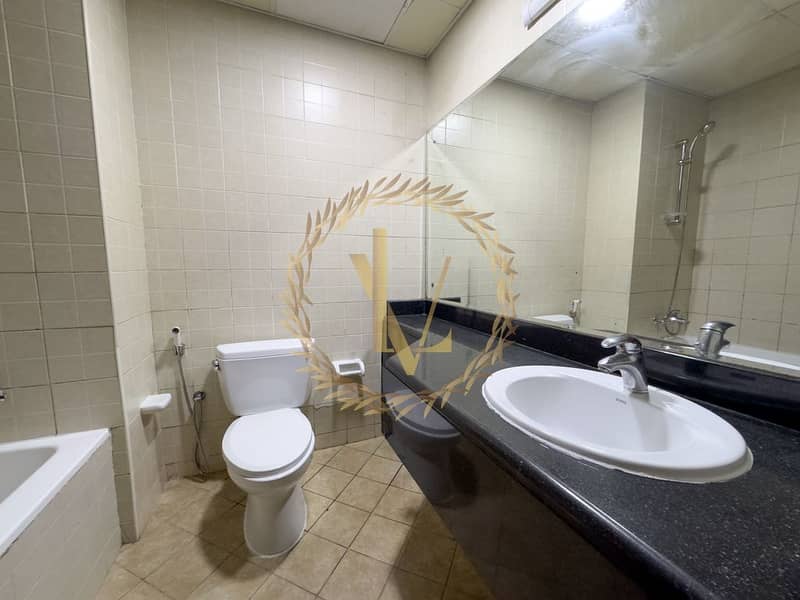 Close to Metro - Fully Equipped Spacious Studio Apartment in Street 3 - 10 mins to Dubai Marina