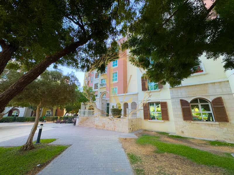 Close to Metro - Fully Equipped Spacious Studio Apartment in Street 3 - 10 mins to Dubai Marina - Image 8