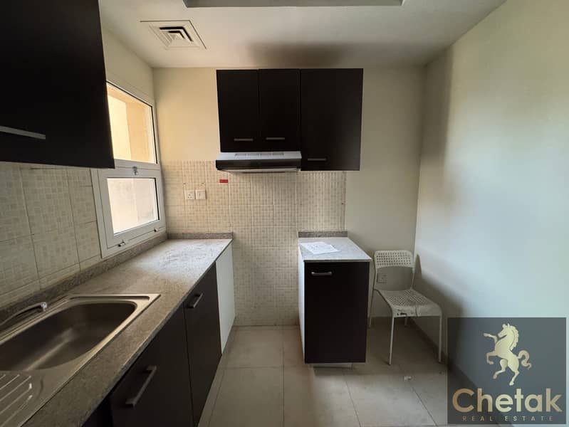 Spacious Layout | Well Maintained | Family Community - Image 9