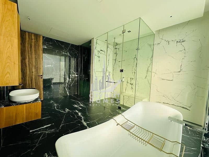 Modern 7BR | Majlis | Maids | Gym | Garden | Pool