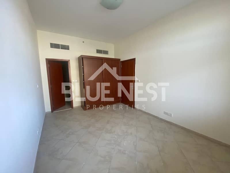 Large 1 BR | Open Kitchen | Ready To Move In