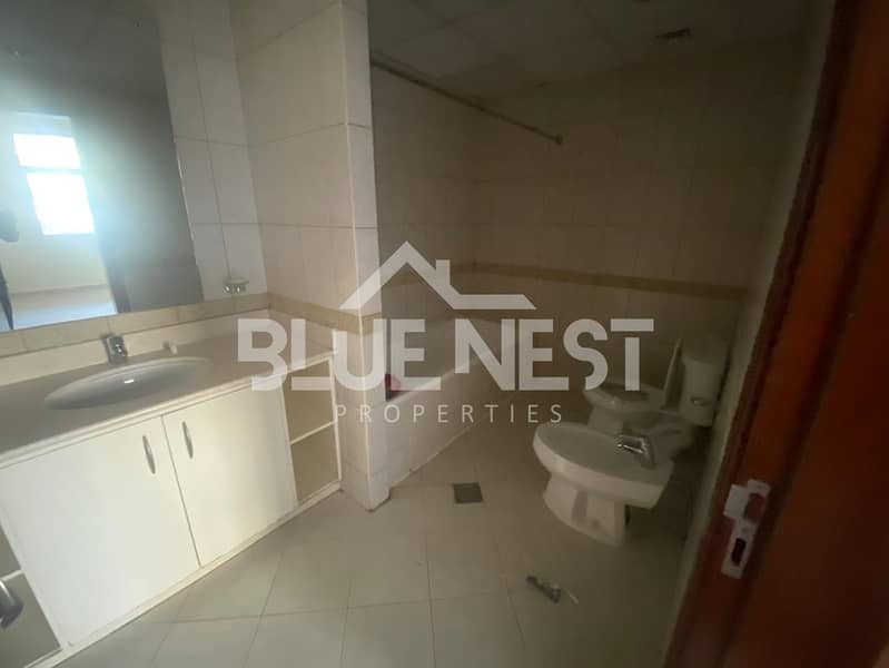 Large 1 BR | Open Kitchen | Ready To Move In - Image 9