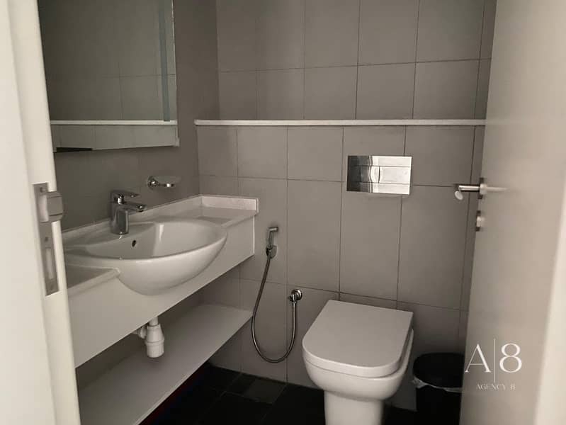 Fully Furnished | Spacious 1 Bed | Vacant - Image 11