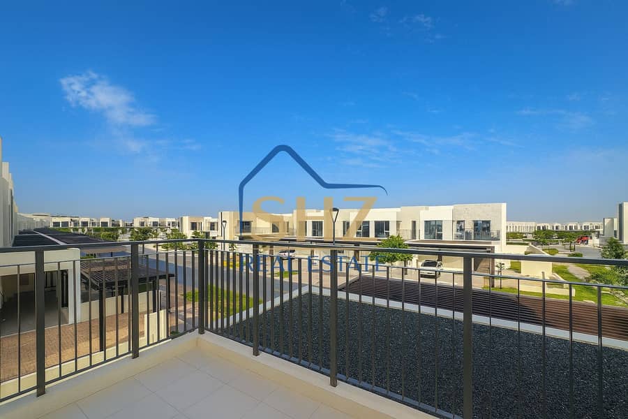 Single Row | Corner | Vacant | Landscaped - Image 13