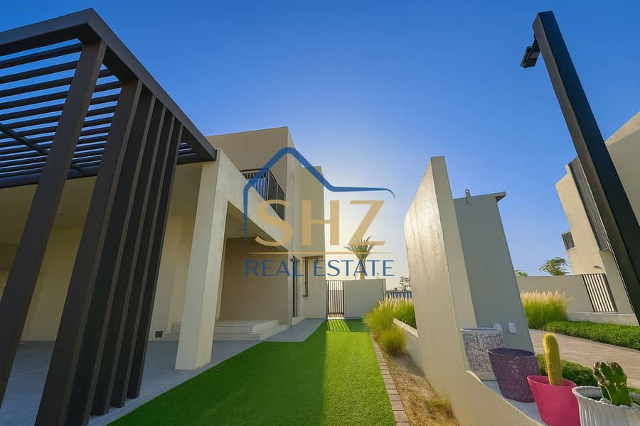 Single Row | Corner | Vacant | Landscaped - Image 21