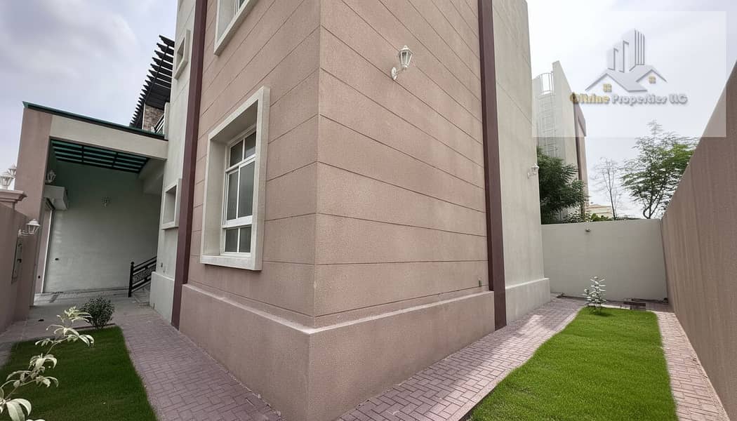 Exclsuive | 4 Master BR | Corner Villa