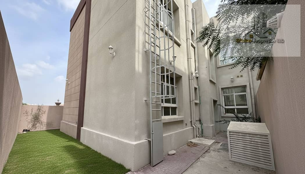 Exclsuive | 4 Master BR | Corner Villa